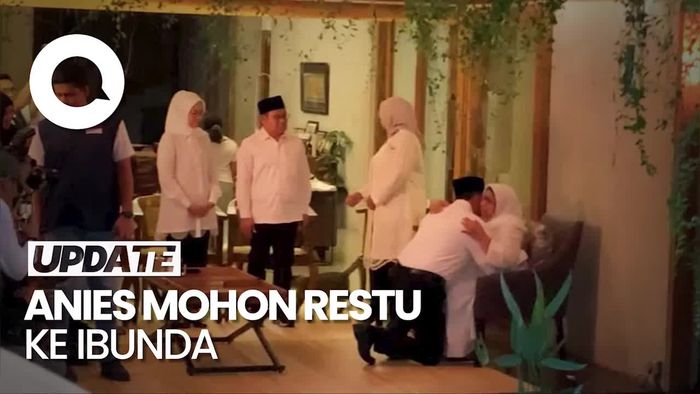 Anies Cium Kaki Ibunda, Minta Doa Restu Jelang Pendaftaran ke KPU