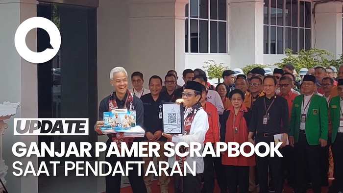 Ganjar-Mahfud Tiba di KPU untuk Daftar Pilpres, Pamerkan Scrapbook