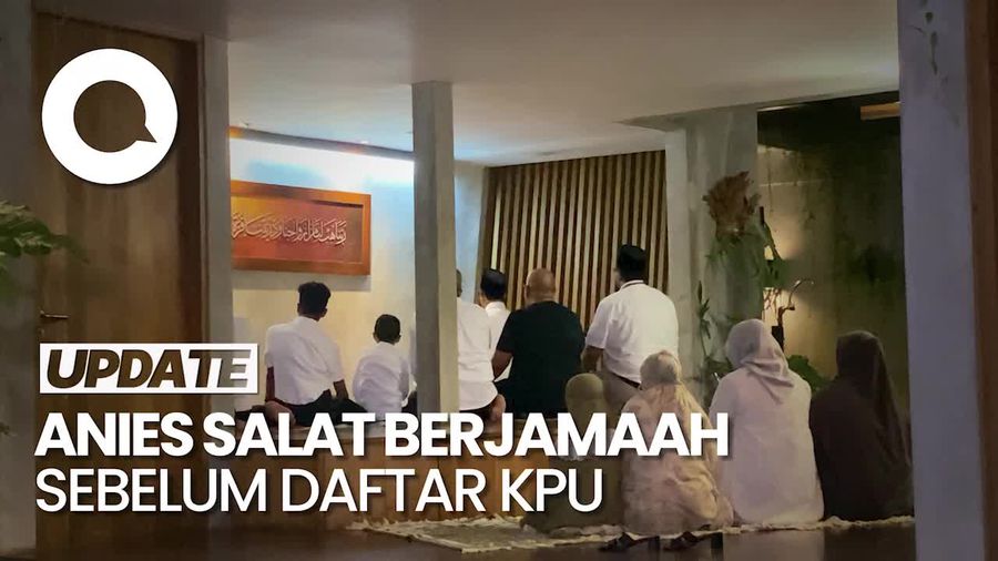 Anies Salat Berjamaah Bareng Keluarga Sebelum Daftar Capres-Cawapres