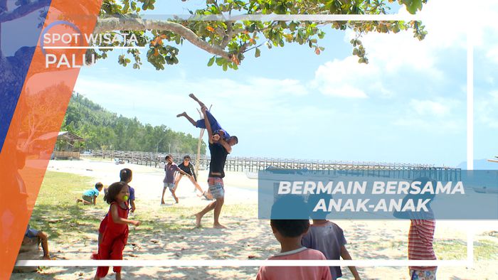 Berbagi Kecerian Bereng Anak-anak Lokal di Tepi Pantai Labuana, Palu