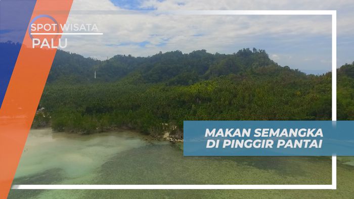 Menikmati Kesegaran, Makan Semangka di Tepi Pantai, Palu