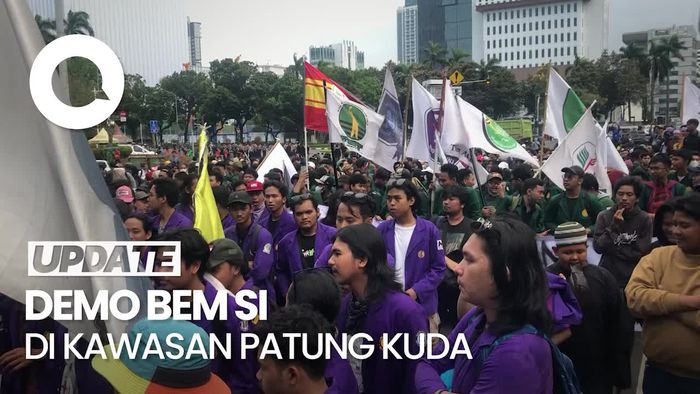 Massa BEM SI Mulai Padati Kawasan Patung Kuda Jakpus