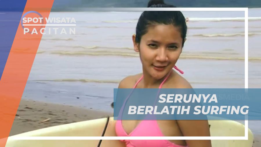 Seru-seruan Berlatih Surfing di Pantai Teleng Ria, Pacitan