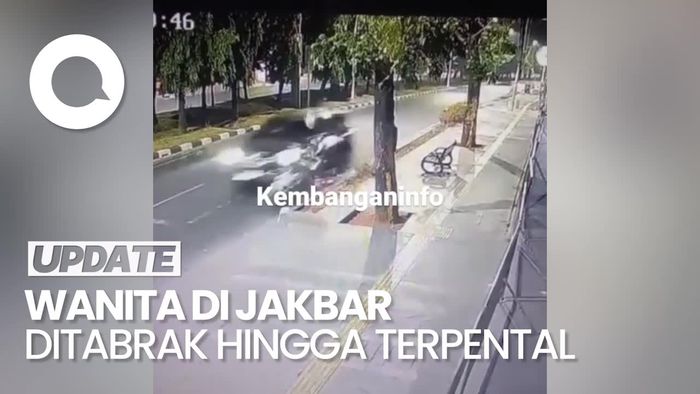 Video Detik-detik Wanita di Jakbar Diseruduk Fortuner hingga Terpental
