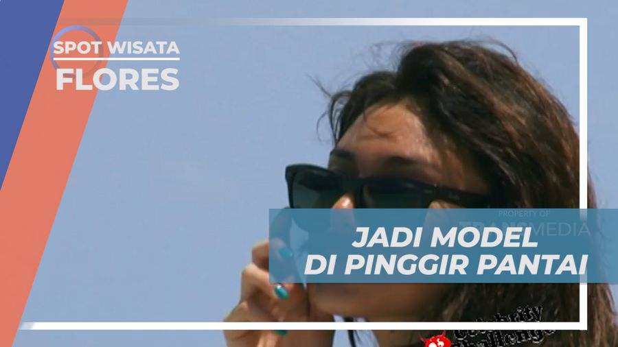 Cekrak-cekrek Berpose Seru Bak Model di Tepi Pantai Pulau Mawan, Flores