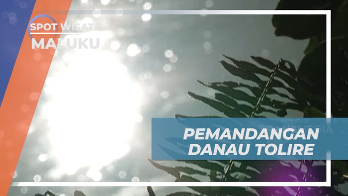 Peosana Keindahan Pemandangan Gunung Gamalama dari Danau Tolire, Maluku Utara