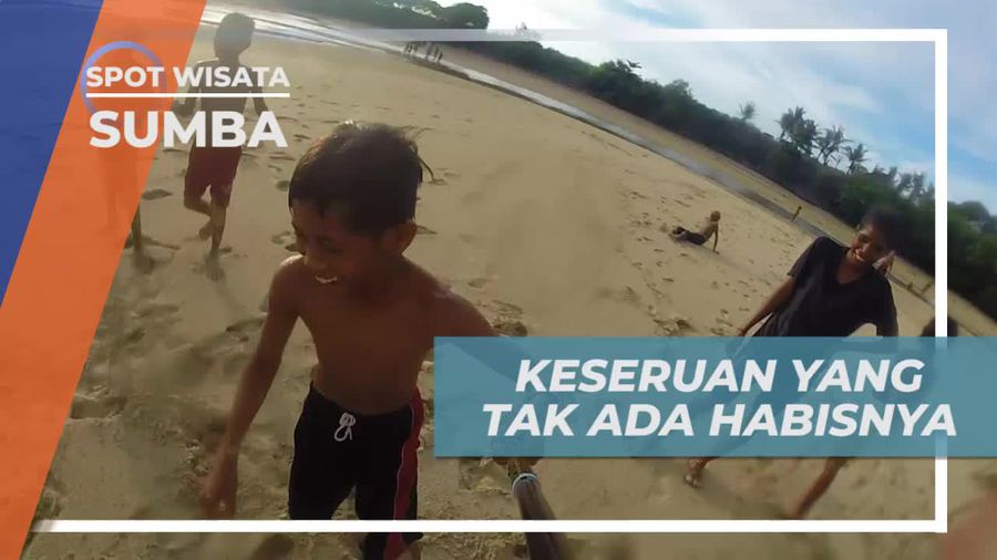 Kesan Indah Keseruan Bermain Bersama Anak-anak Desa Ratenggaro Sumba 