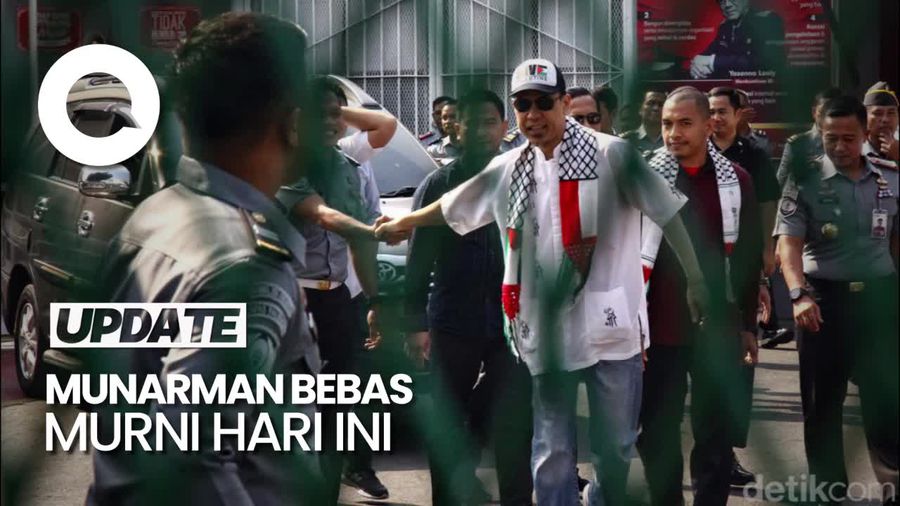 Gaya Munarman Pakai Atribut Save Palestine saat Bebas Dari Penjara