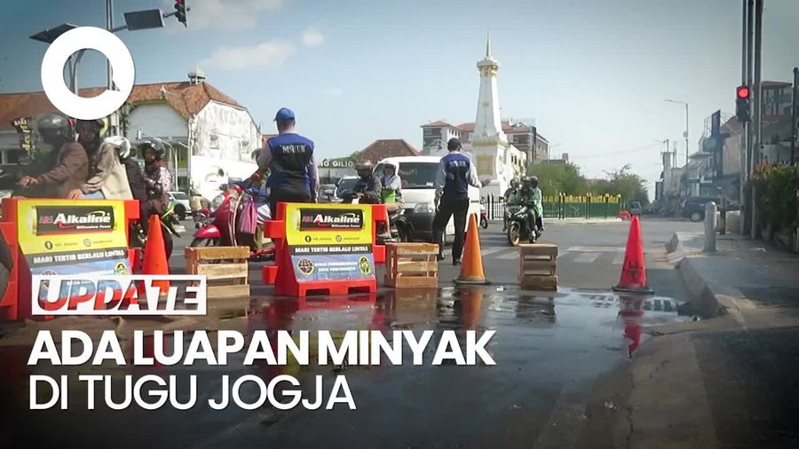 Muncul Luapan Minyak di Tugu Jogja, Dua Pemotor Jadi Korbannya