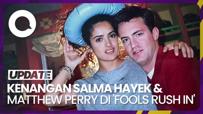 Pesan Emosional Salma Hayek saat Kenang Sosok Matthew Perry