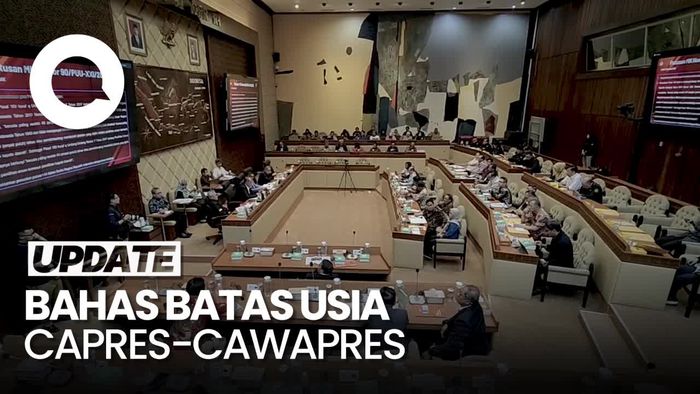 KPU-Komisi II DPR Rapat Bahas PKPU soal Batas Usia Capres-Cawapres