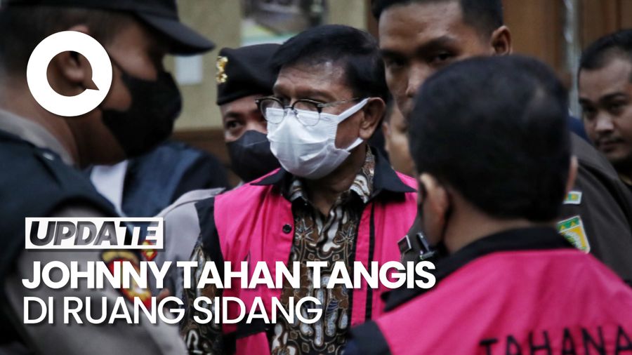 Johnny Plate Menahan Tangis Saat Bacakan Pleidoi