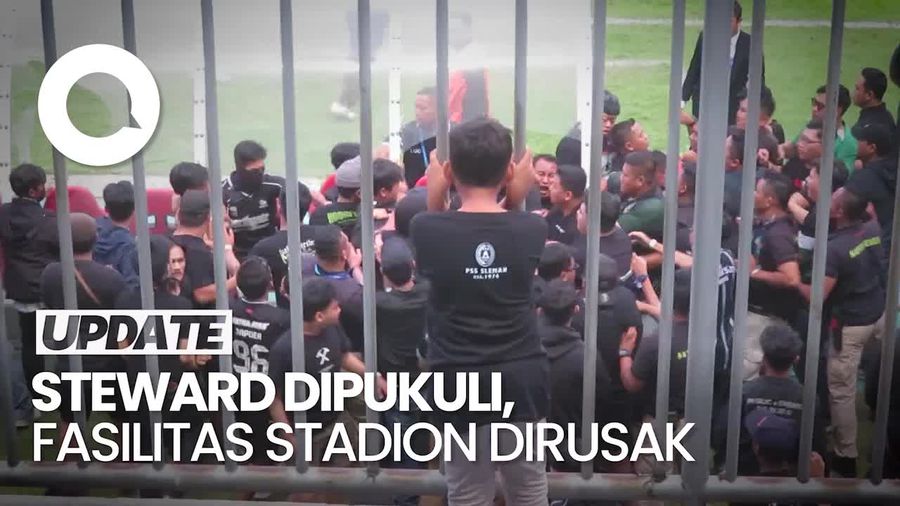 Rusuh Selepas Laga PSS Vs Bali United: Penonton Turun Lapangan, Bench Dirusak
