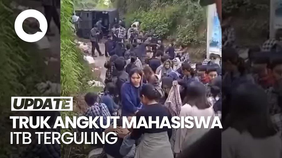 Tak Kuat Menanjak, Truk Angkut Mahasiswa ITB Terguling di Lembang