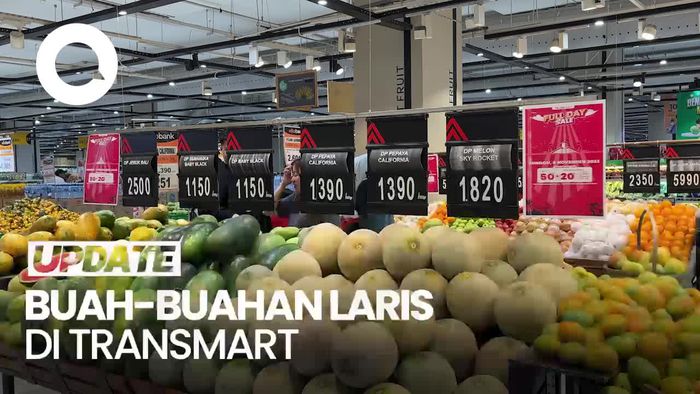 Produk Buah-buahan Diserbu Pembeli di Transmart Full Day Sale