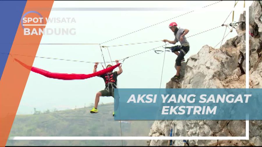 Aksi Seru Bersepeda dan Bergelantungan di Tebing Hawu Bandung