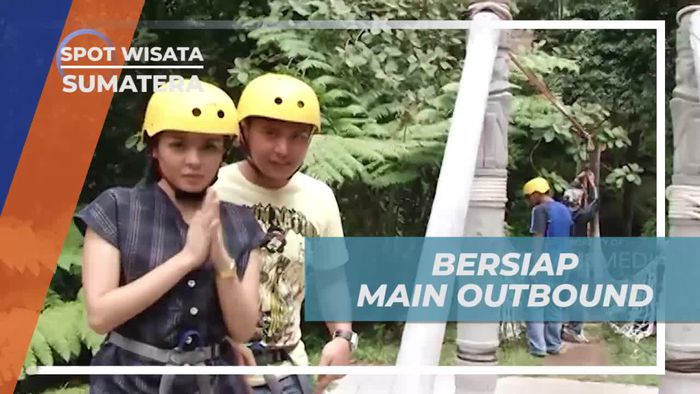 Menggunakan Alat Keselamatan, Persiapan Bermain Outbound di Taman Simalem Karo