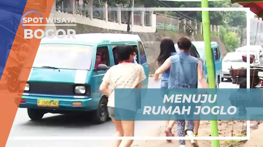 Berjalan Kaki Menyusuri Jalan Menuju Rumah Joglo Bogor