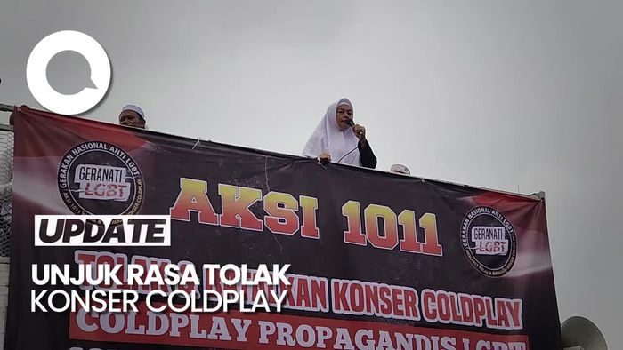 Massa Tolak Konser Coldplay Gelar Demo di Kawasan Patung Kuda