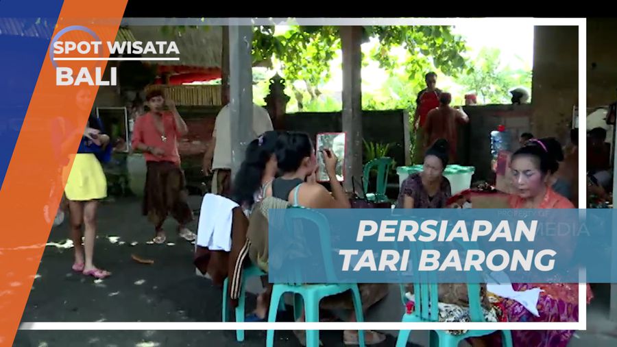 Melihat Persiapan Pemain Tari Barong di Belakang Panggung, Bali