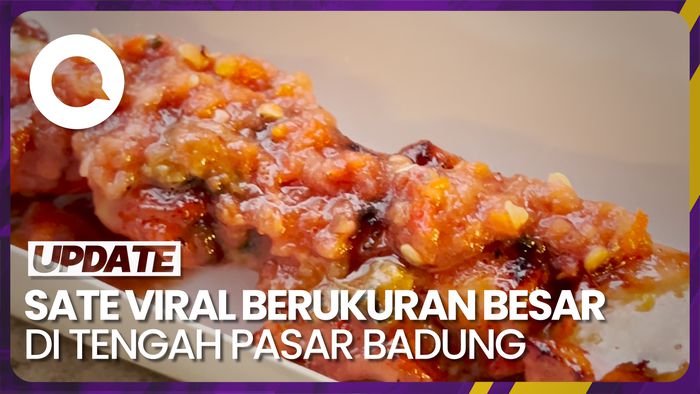 Mencicipi Sate Viral Godzilla Ditengah di Pasar Badung Bali