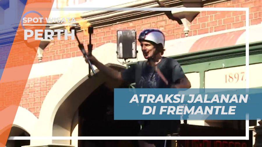 Melihat Atraksi Sirkus Jalanan di Kawasan Fremantle Fishing Boat Harbour, Perth