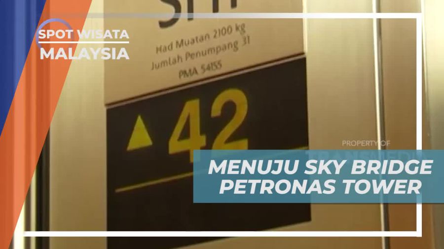 Naik ke Lantai 42 Menuju Sky Bridge Petronas Tower Malaysia 