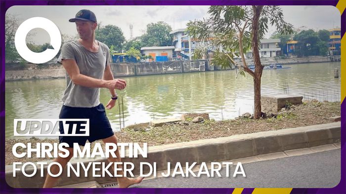 Jelang Konser, Chris Martin Pamer Foto Nyeker di Jakarta