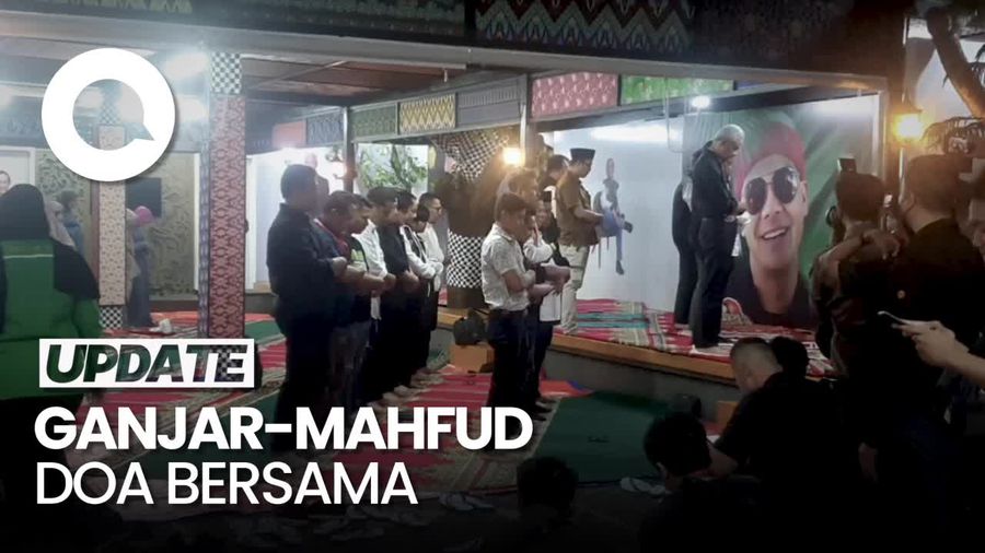 Ganjar-Mahfud Salat Berjamaah-Doa Bersama Sebelum ke KPU