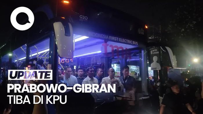 Prabowo-Gibran Tiba di KPU Gunakan Bus Listrik