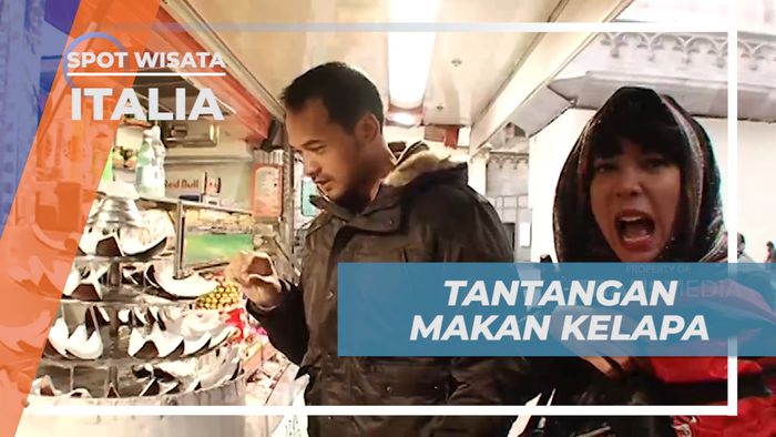 Mencicipi Street Food Unik Buah Kelapa, Italia