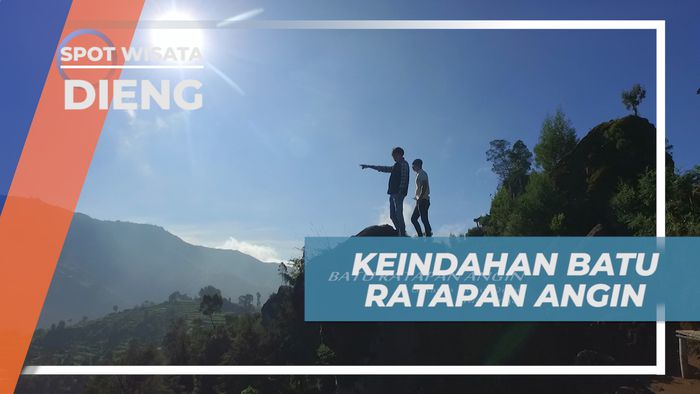 Menikmati Indahnya Pemandangan Telaga Warna Dari Puncak Batu Ratapan Angin, Dieng