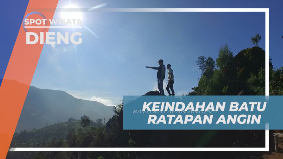 Menikmati Indahnya Pemandangan Telaga Warna Dari Puncak Batu Ratapan Angin, Dieng