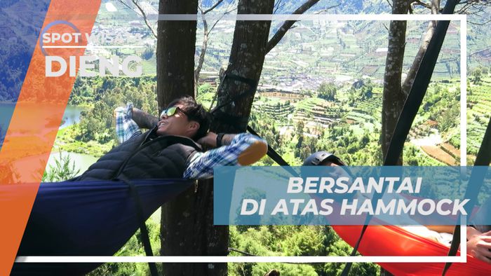 Menikmati Keindahan Telaga Warna Sambil Berhamock di Puncak Batu Pandang, Dieng