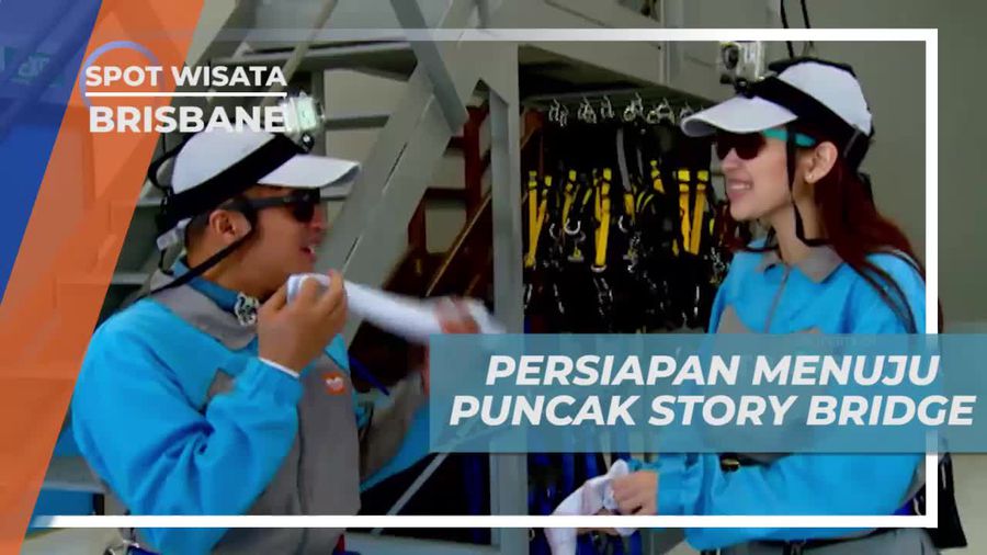 Memakai Pakaian Khusus Menuju Puncak Story Bridge Australia 