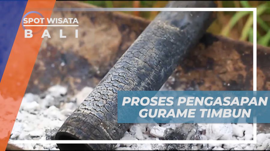 Menunggu Proses Pengasapan Kuliner Gurame Timbun Khas Bali