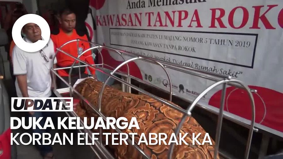 Pihak Keluarga Jemput Jenazah Korban Kecelakaan Elf Tertabrak KA Probowangi