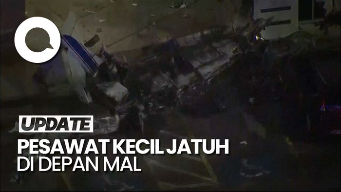 Pesawat Kecil Jatuh di Depan Mal Texas AS, Pilot Tewas