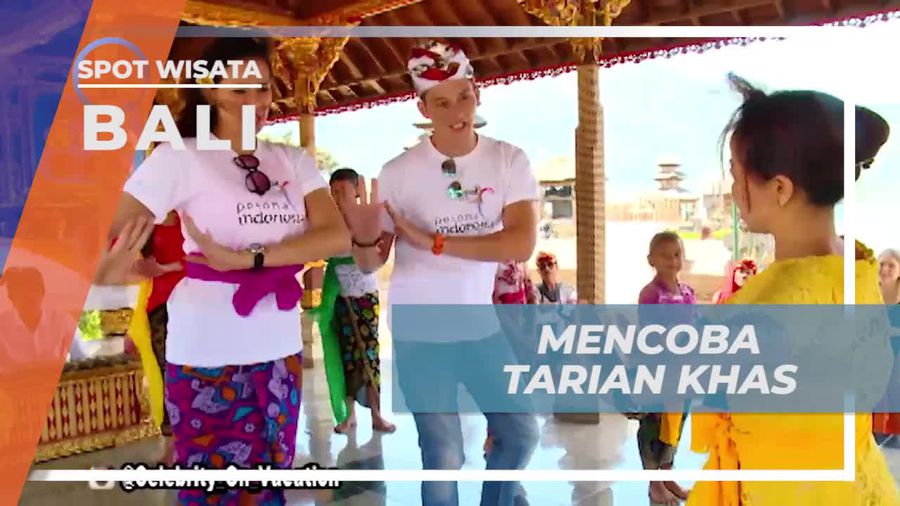 Mencoba Ikut Berlatih Tari Tradisional Bali 