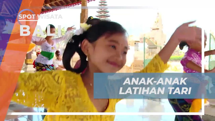 Melihat Anak-anak Berlatih Tari Tradisional, Bali
