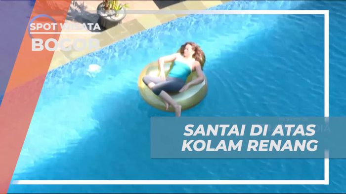 Seru-seruan Bermain Floaties di Kolam Renang Penginapan Bogor