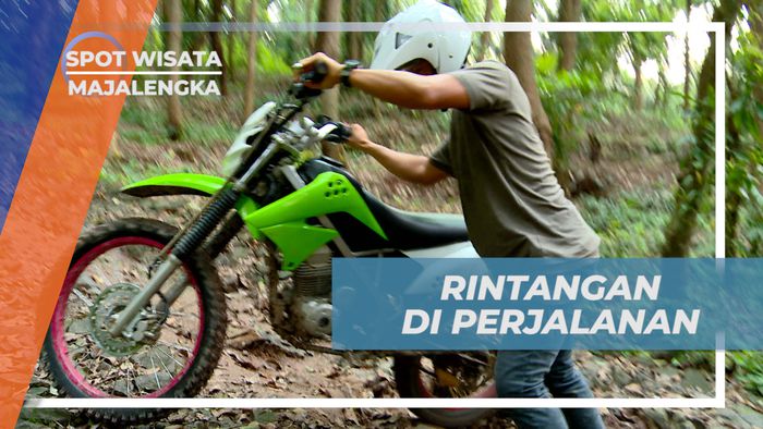 Menguji Adrenalin Menuju Puncak Bukit Kayas Dengan Naik Motor Trail, Majalengka