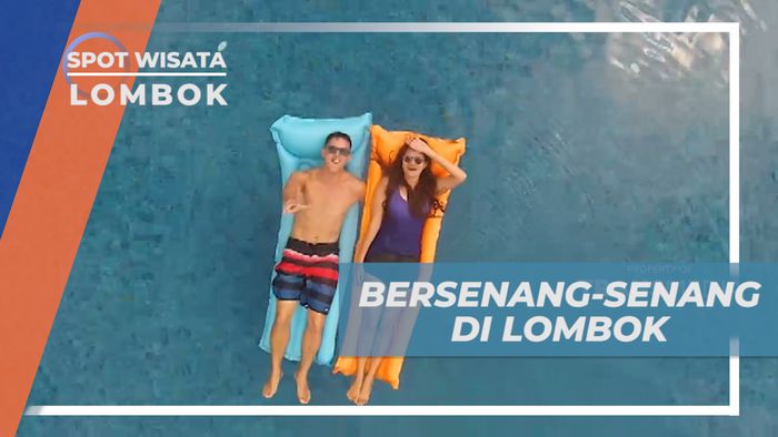 Menikmati Liburan, Bersantai di Kolam Renang Hotel, Lombok