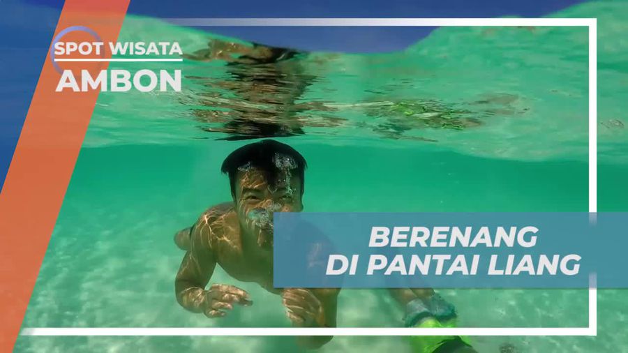 Berenang Mengarungi Keindahan Gradasi Warna Air Pantai Liang Ambon