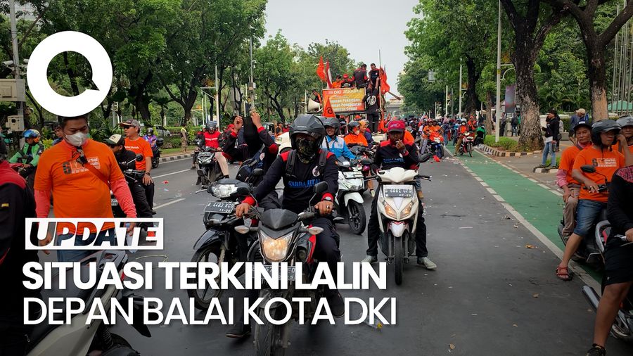 Massa Demo Buruh Bubarkan Diri dari Depan Balai Kota DKI 