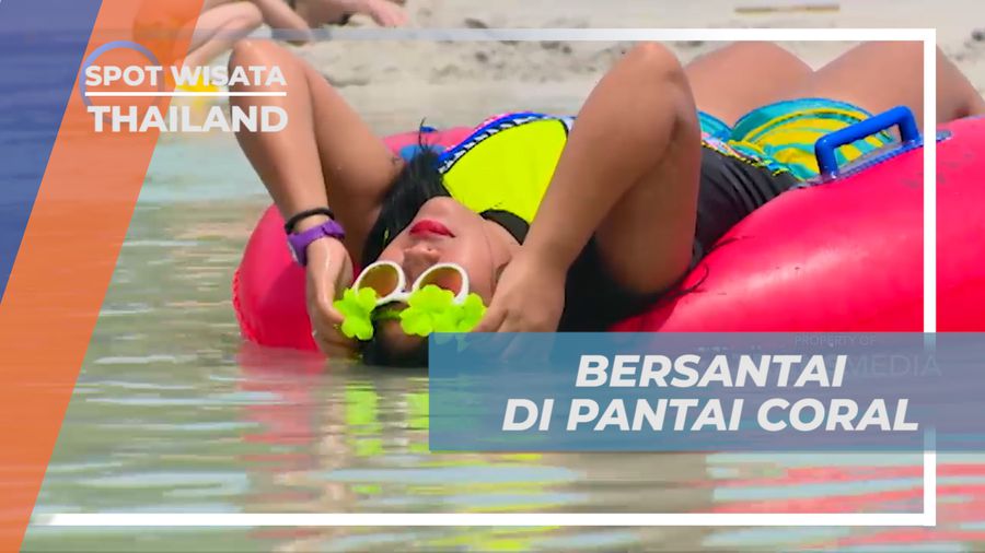 Bersantai Menikmati Angin Sepoi-sepoi di Tepi Pantai Coral Island, Thailand