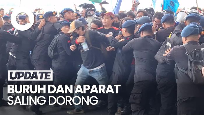 Demo Buruh di Cikarang Memanas, Massa Saling Dorong dengan Aparat