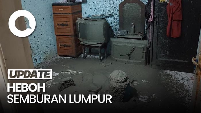Penampakan Semburan Lumpur Berbau Menyengat di Rumah Warga di Demak