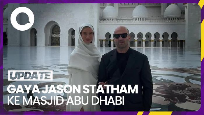 Gaya Jason Statham dan Istri Berkunjung ke Masjid Agung Sheikh Zayed Abu Dhabi