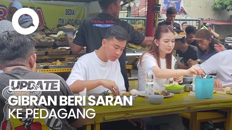 Momen Gibran-Selvi Ananda Kulineran Nasi Kapau di Senen Jakpus